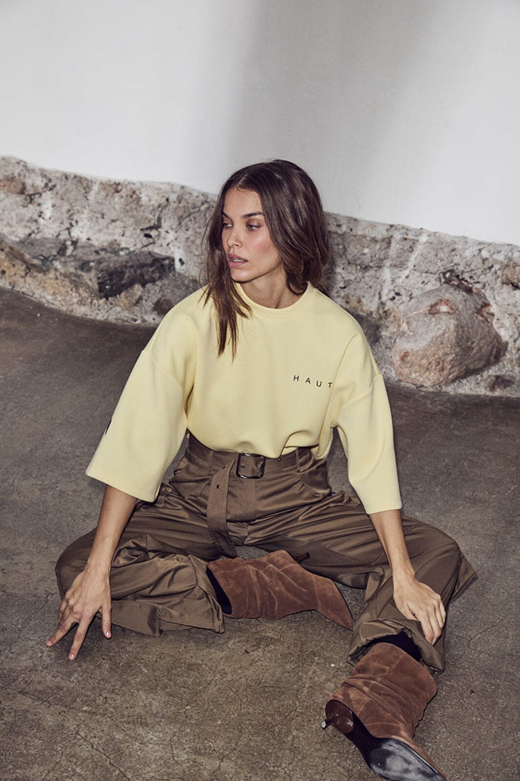 Haute L'Amitié - Maxi Split Ss Logo Sweat HL10461 - Pale Yellow Sweatshirts 