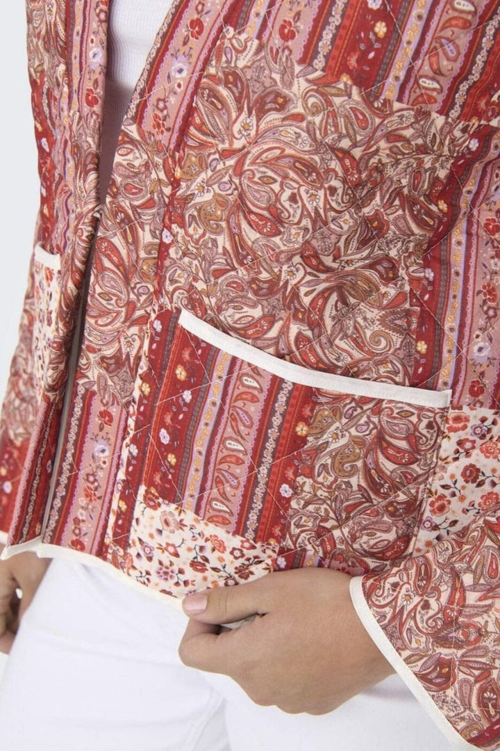 JDY - Jdyavalon L/S Quilted Jacket - 4806635 Savvy Red Paisley Flower
