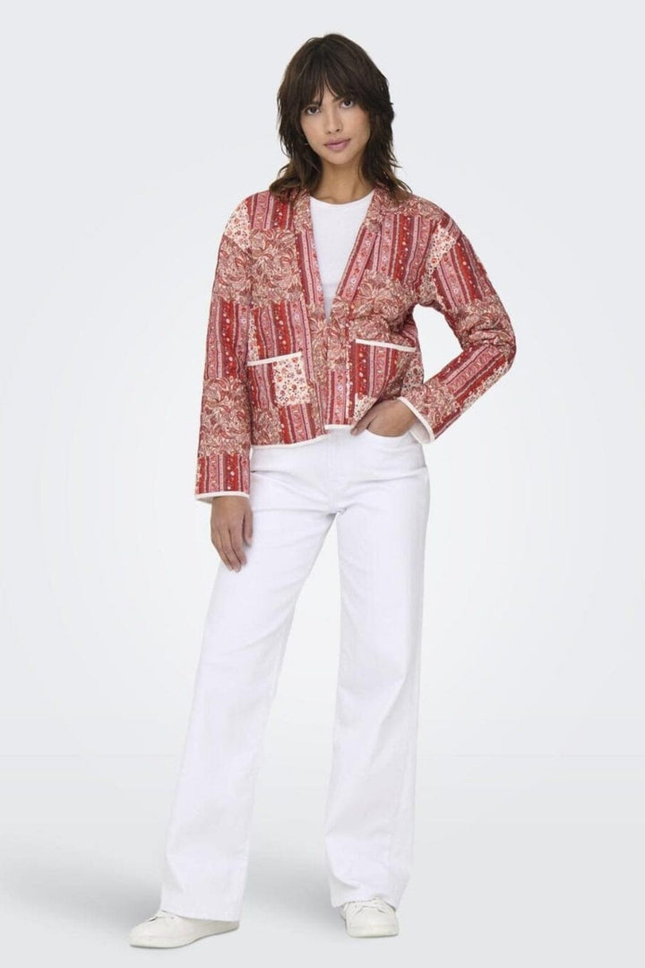 JDY - Jdyavalon L/S Quilted Jacket - 4806635 Savvy Red Paisley Flower