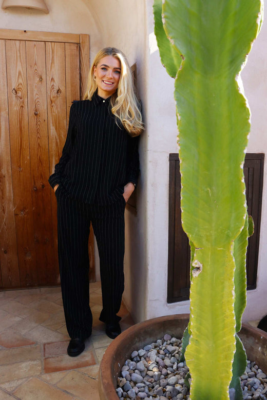 Liberte - Neo Pants 22199 - Black Pinstripe Bukser 