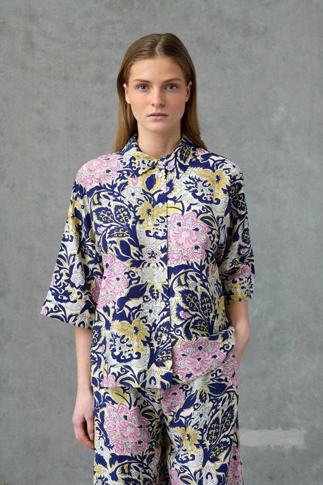 Love & Divine - Love1338-3 19917 - 801 - Navy Paisley Skjorter 