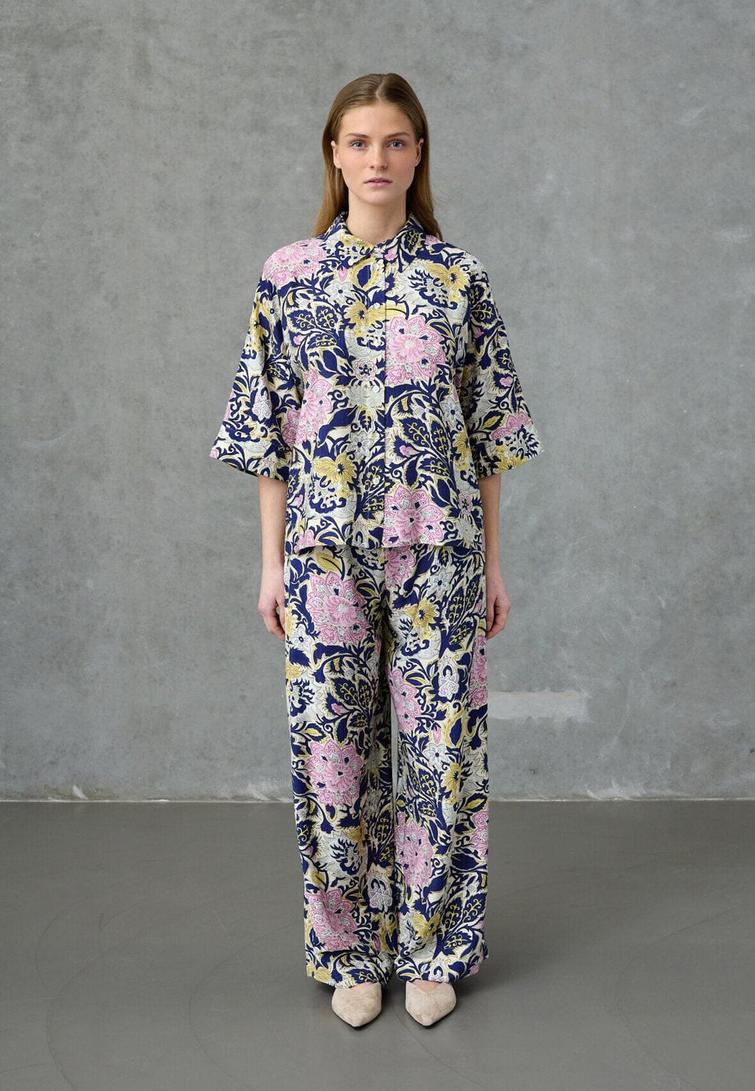 Love & Divine - Love1338-3 19917 - 801 - Navy Paisley Skjorter 