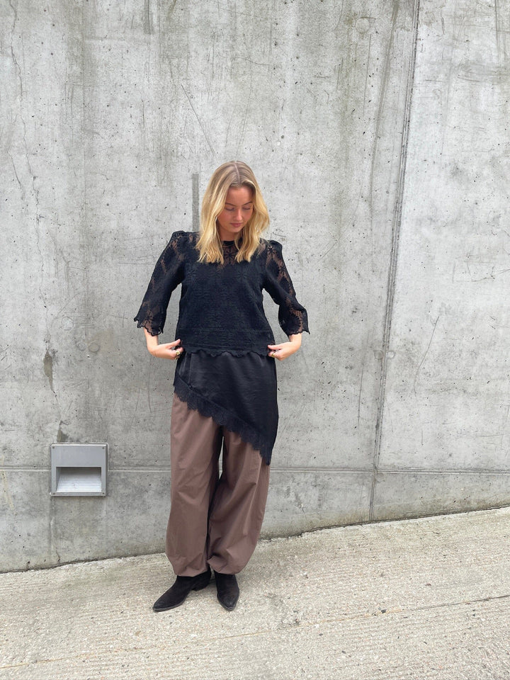 Love & Divine - Love1498 19602 - 000 - Black Bluser 