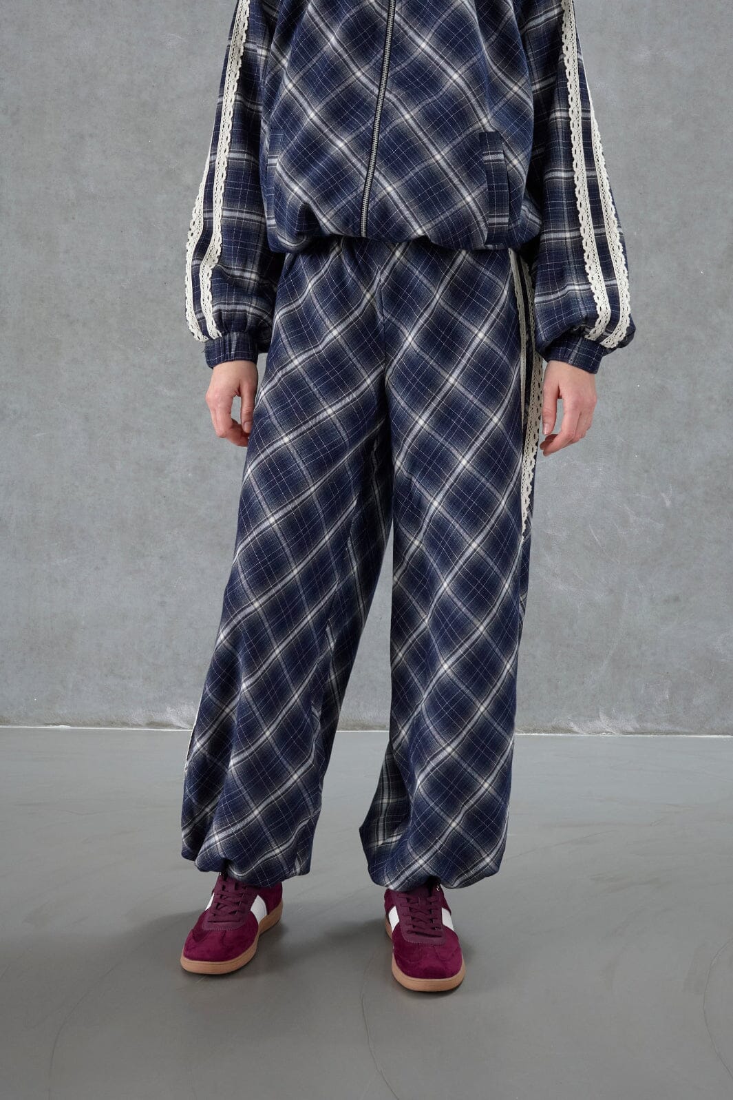 Love & Divine - Love1595-1 20497 - 843 - Navy Check Bukser 