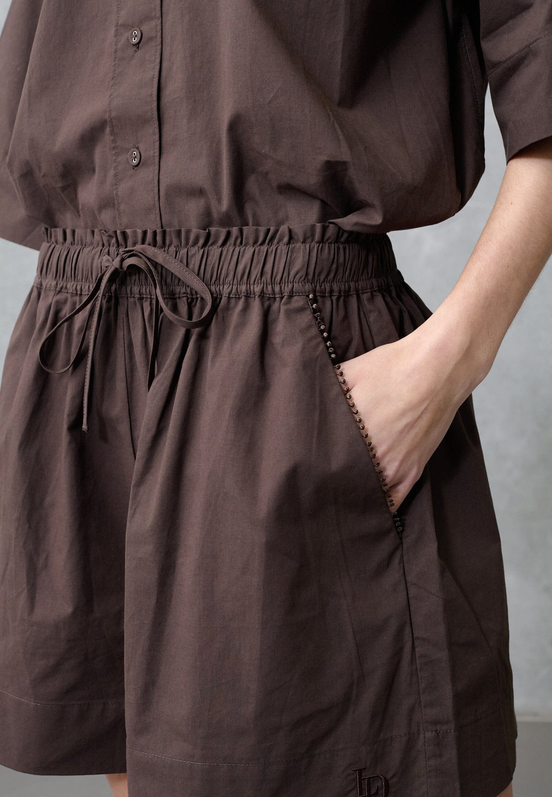 Love & Divine - Love970-12 19852 - 222 - D. Chocolate Shorts 