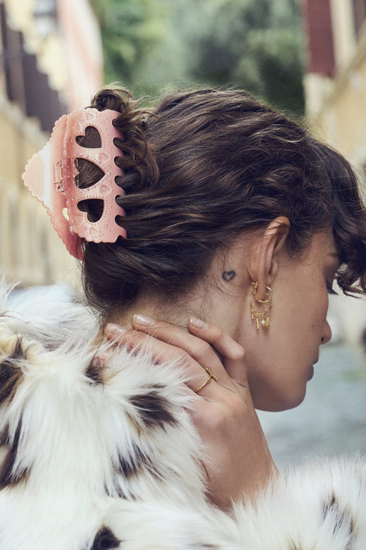 Maanesten - Adriana Hairclaw Blush  - 4081