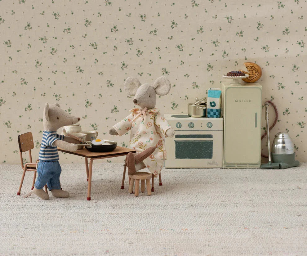 Maileg - Bord Og Stole, Mus - Mørk Pudder - Mouse Furniture Legetøj 
