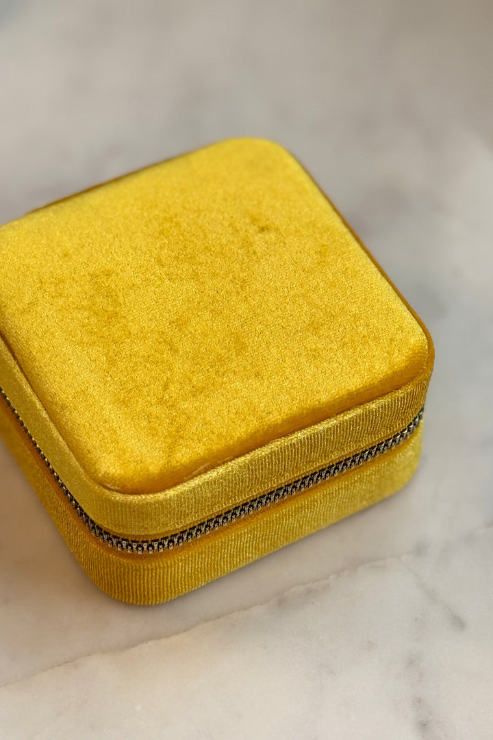 Mellow Moon - Eliette Smykkeskrin - Yellow Smykkeskrin 