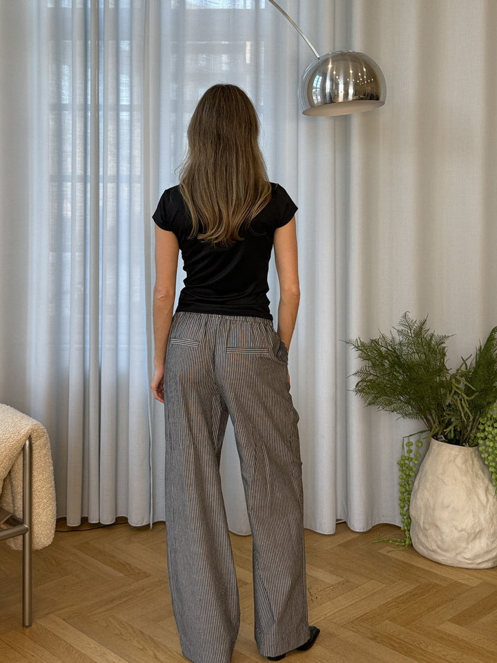 Modström - Himamd Drapy T-Shirt 59050 - 7090 - Black T-shirts 