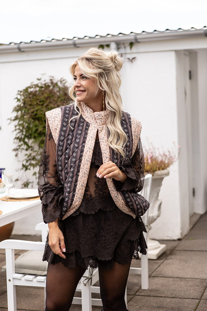 Molly&My X Melanie Due - Luise V Quilt Vest 2.0 169971 - 100 - Black Frakker 