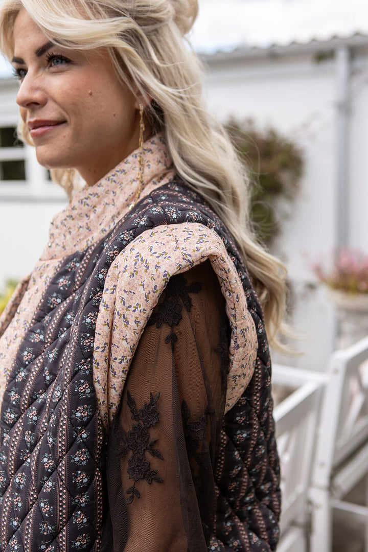 Molly&My X Melanie Due - Luise V Quilt Vest 2.0 169971 - 100 - Black Frakker 