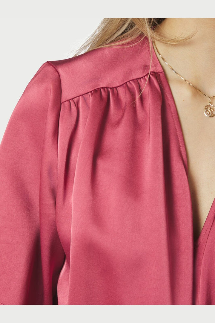 Neo Noir - Casadia Heavy Sateen Blouse 165695 - 430 - Cherry Pink