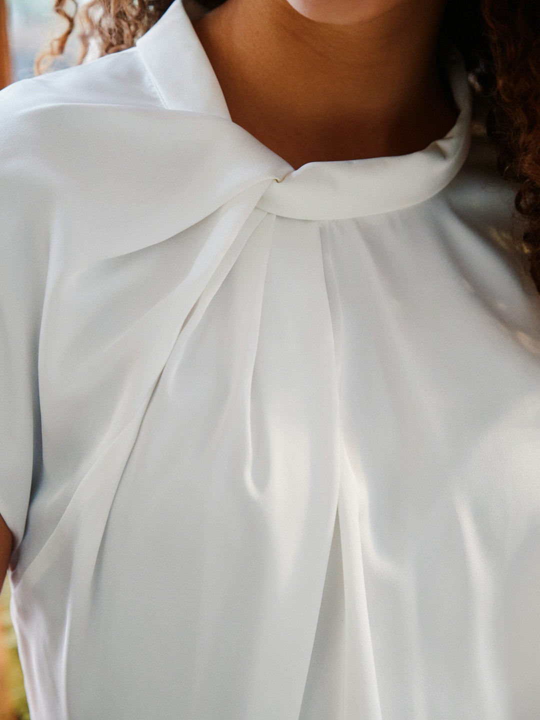 Neo Noir - Fleur Drapy Satin Blouse - Off White Bluser 