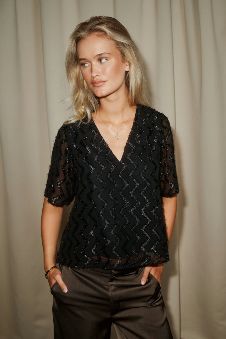 Neo Noir - Largo Chevron Glitz Blouse 171125 - 100 - Black Bluser 