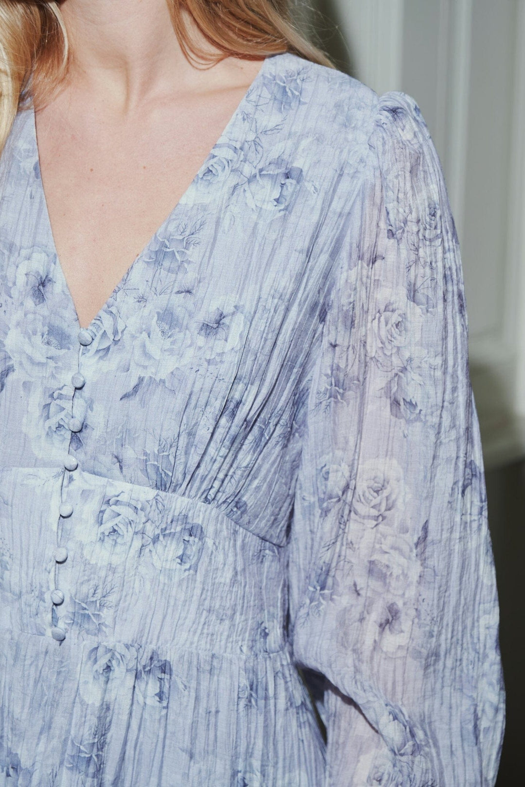 Neo Noir - Mabella Crepe Print Dress 167703 - 142 - Dusty Blue Kjoler 