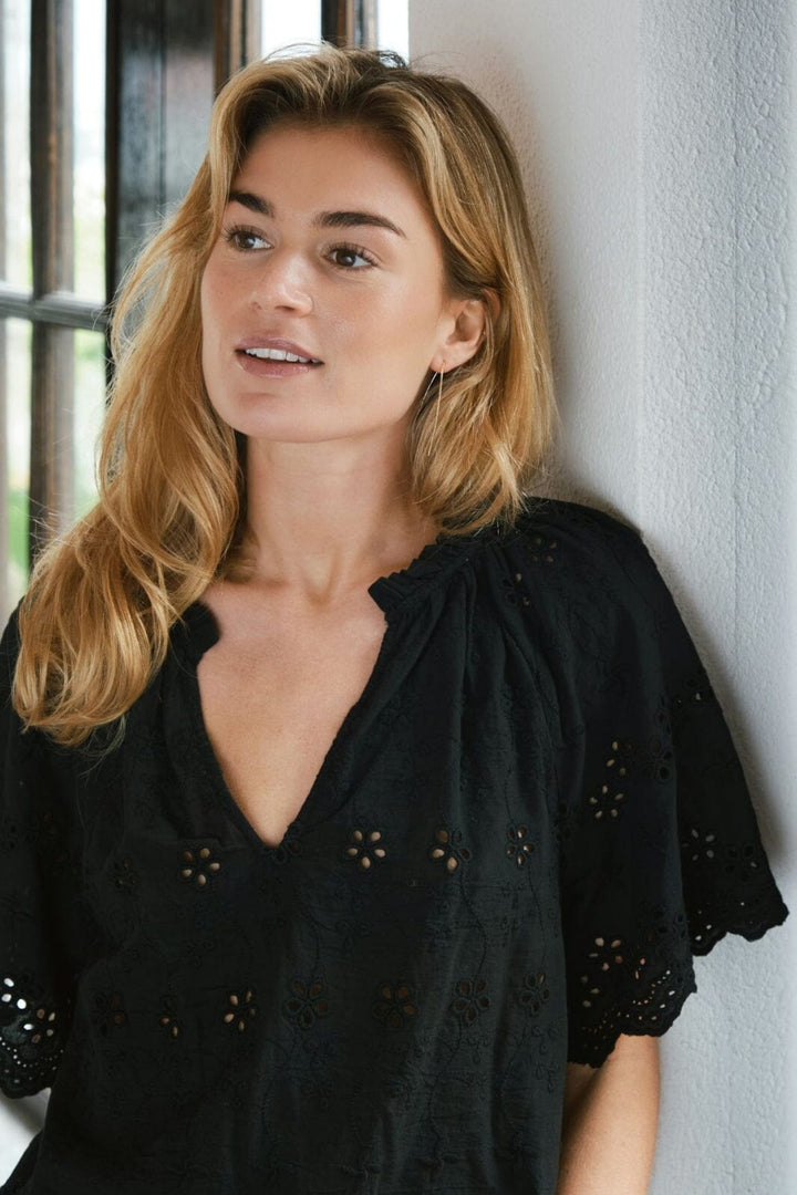 Neo Noir - Odet Embroidery Blouse 165172 - 100 - Black Bluser 