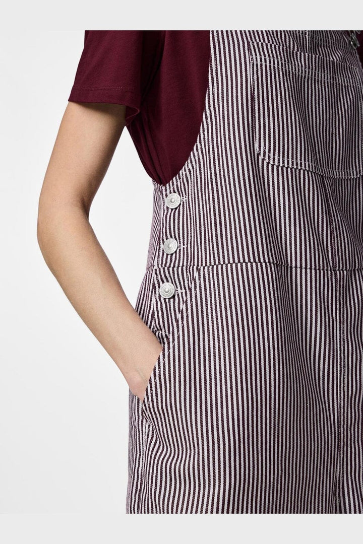 Pieces - Pcallo Dungaree Fsy - 5105194 Winetasting Cloud Dancer