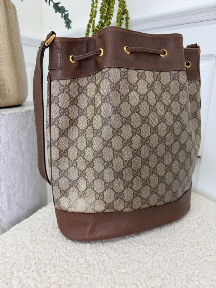 Preloved Vintageline X Molly&My - Vintage Gucci Gg Supreme Bucket Bag 3396 - Web Stripe Tasker 