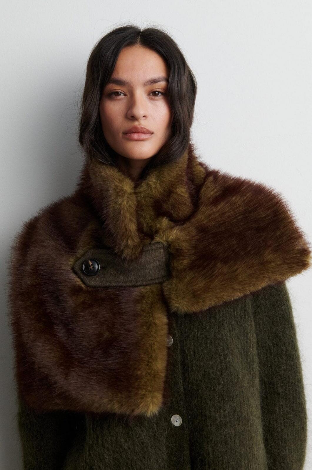 Second Female - Agola Collar 60969 - 8004 Black Olive Kraver 