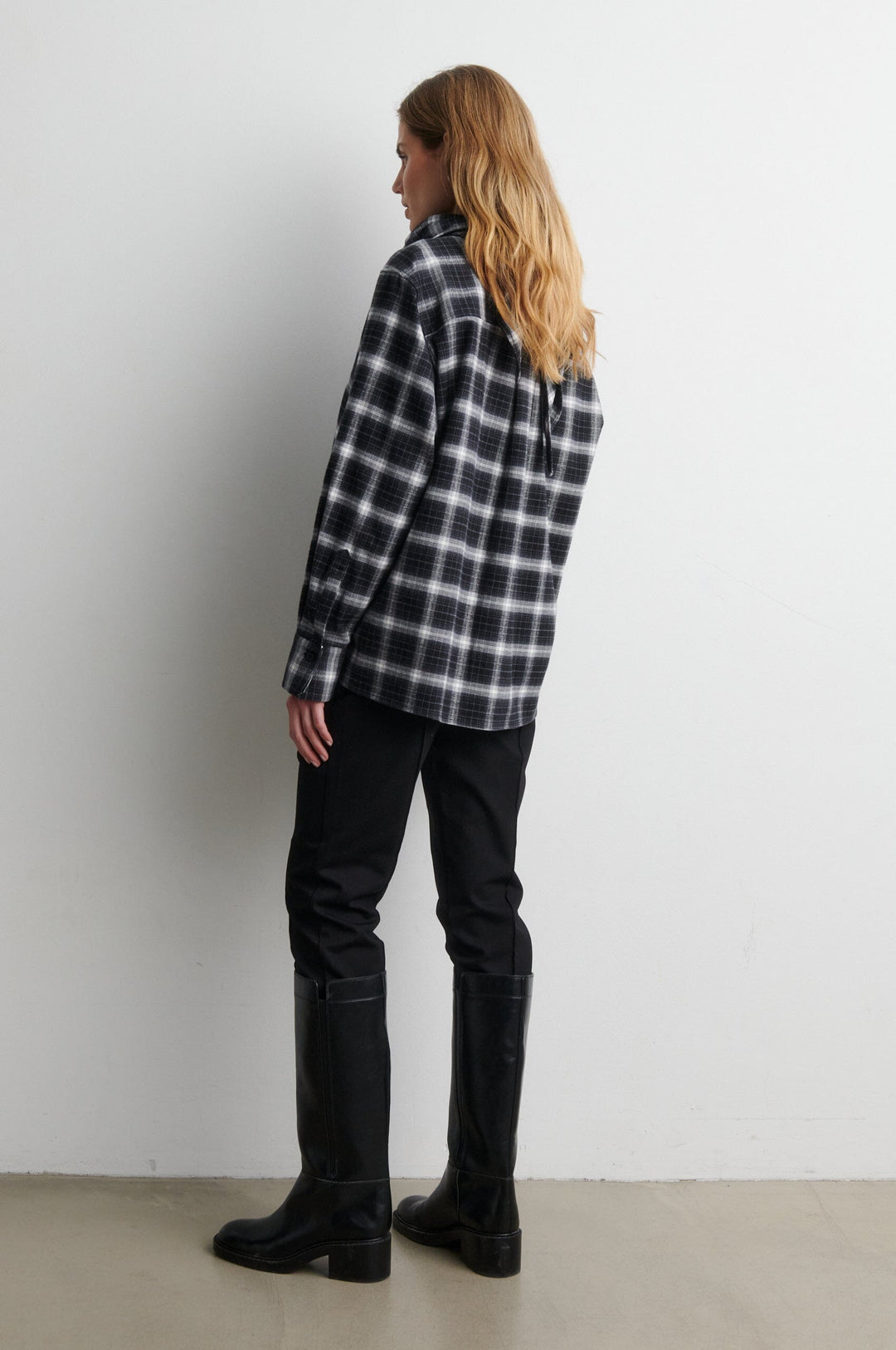 Second Female - Genola Shirt 60993 - 8001 Black Skjorter 