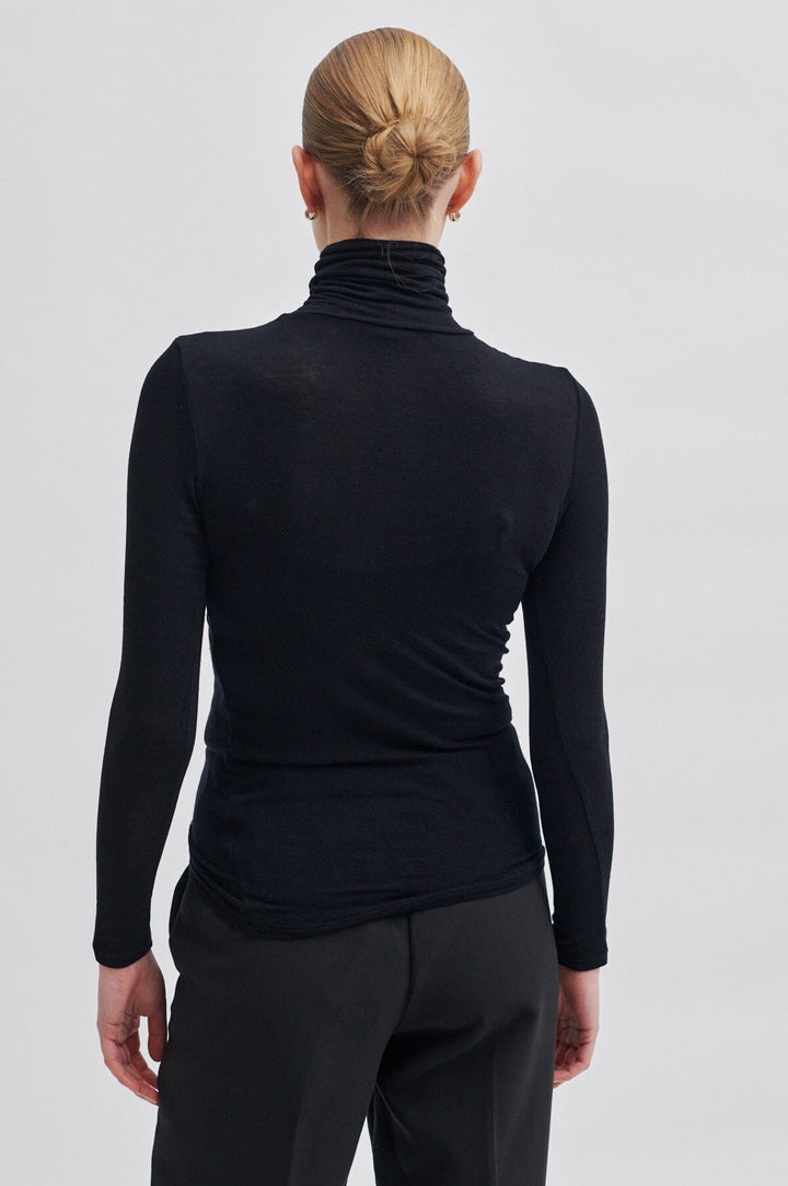 Second Female - Matima T-Neck Tee 55201 - 8001 Black T-shirts 