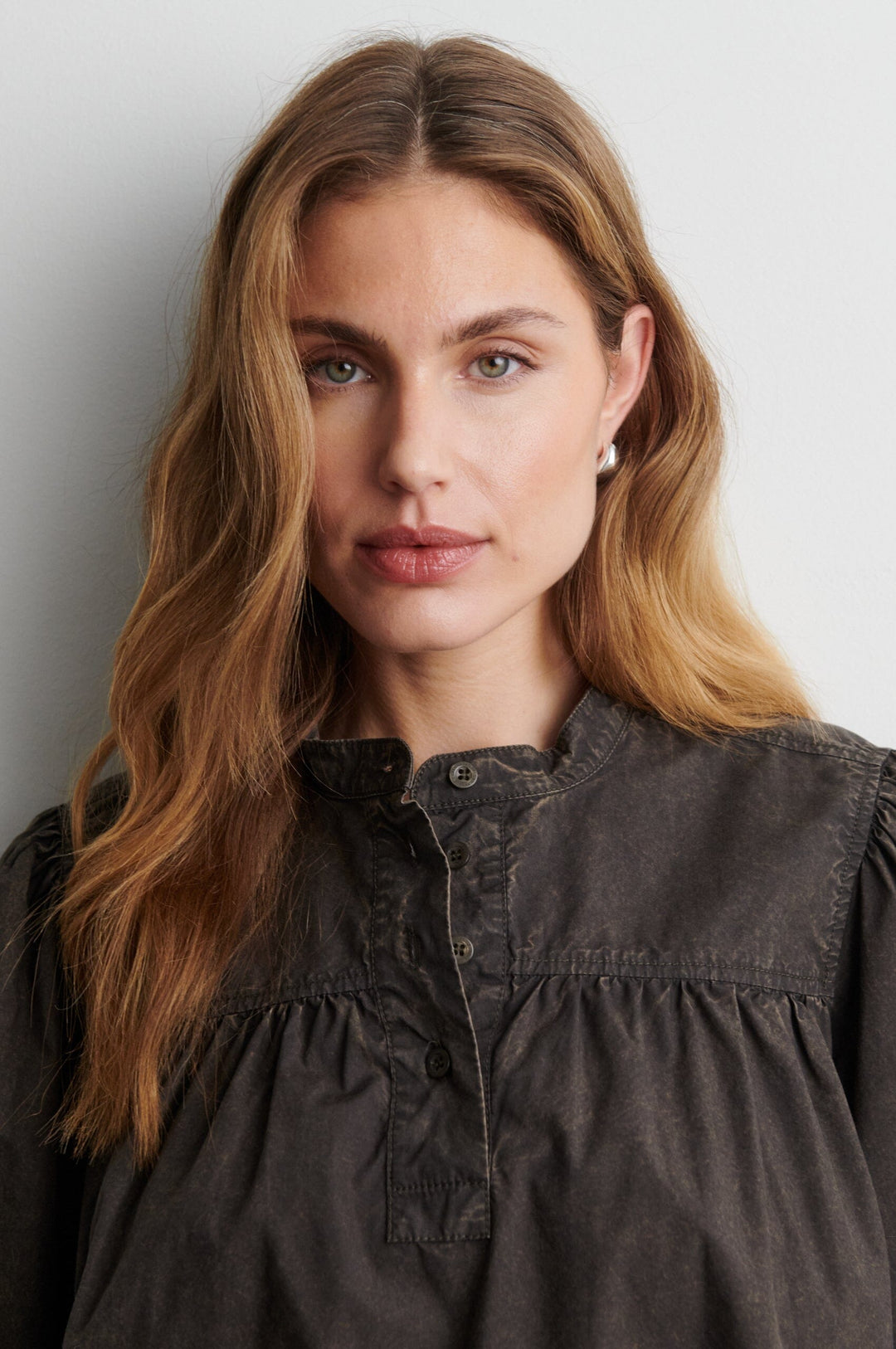 Second Female - Monts LS Blouse 60919 - 8004 Black Olive Bluser 