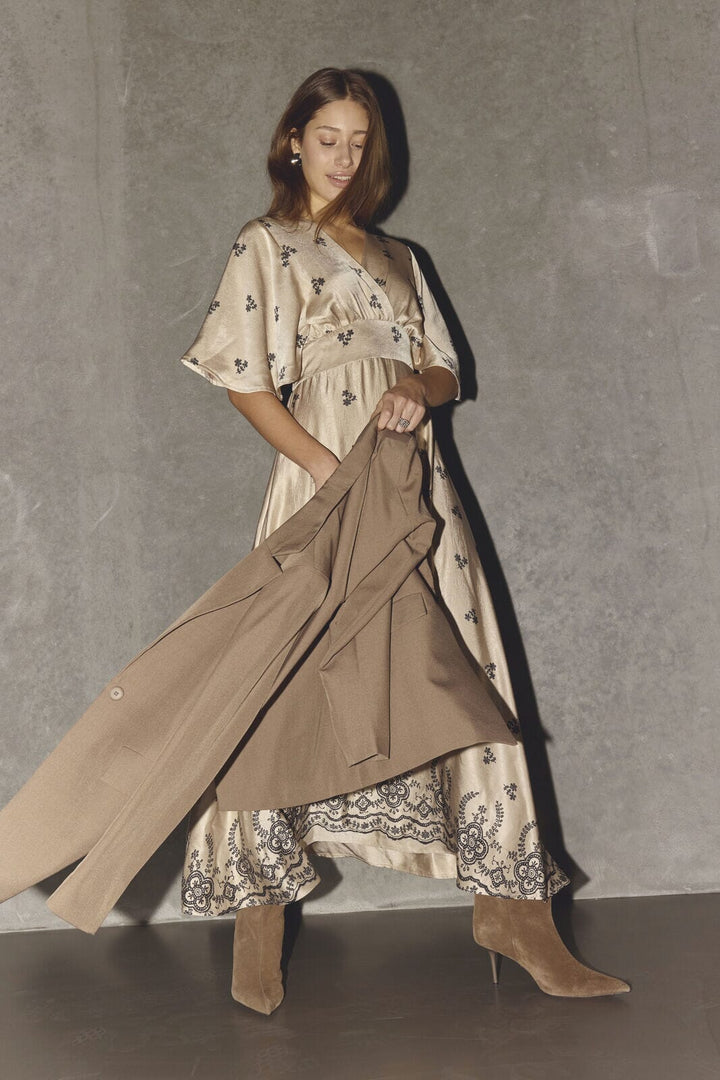 Sisters Point - Gisela-Dr24 19871 - 814 - Champagne/Black Flower Kjoler 