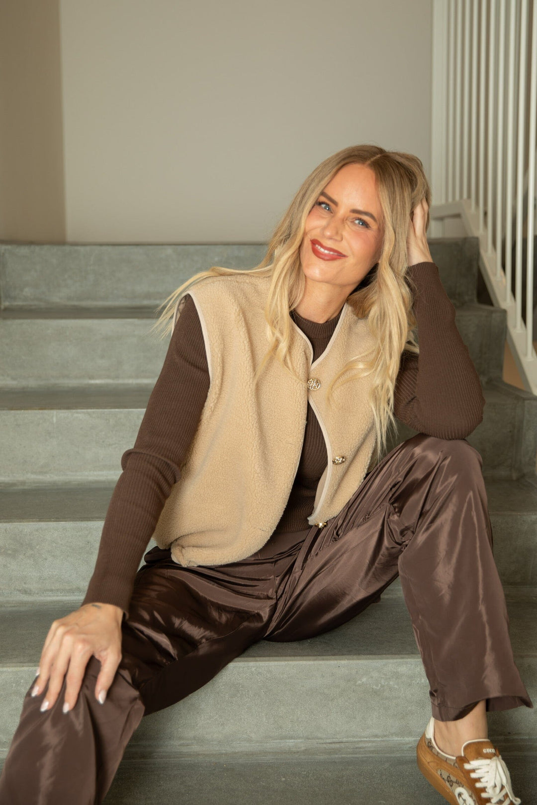 Valentin Studio - Fluffy Vest 167485 - 213 - Sand Frakker 